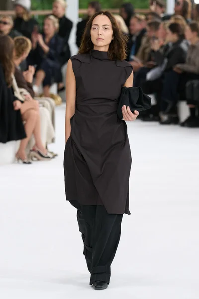 Look 12